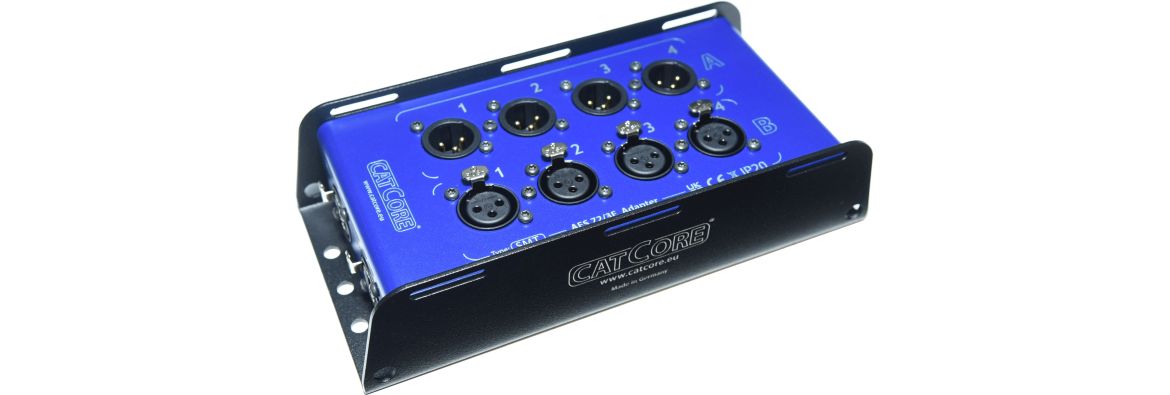 Cat box blau, zweireihig, mit XLR und RJ45/Ethercon, Link output
