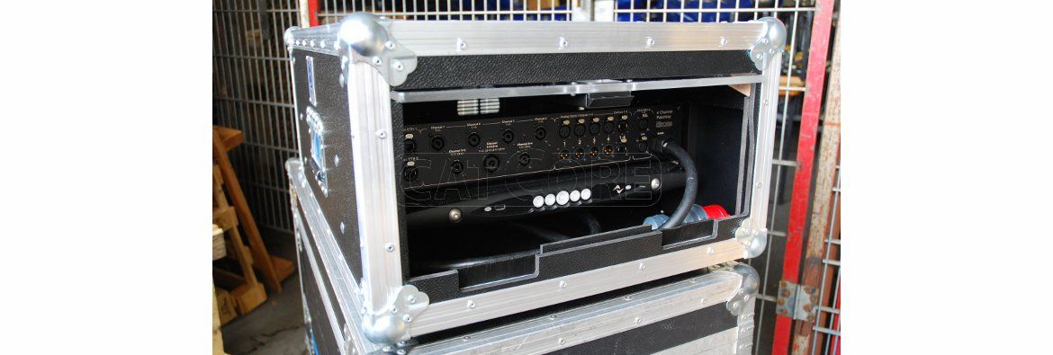 Touringrack for 4-channel Amps 1RU, Amptown Case with stacking Dishes and CatCore Patchbays, e.g. for Powersoft X4